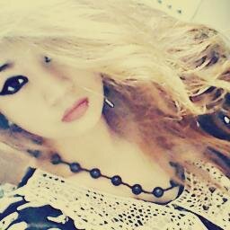 WinnieRotoni's profile picture. Nail me on the fucking cross :*