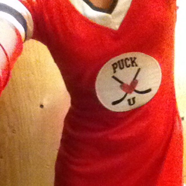 Die hard hawks fan & In love with the most handsome hockey defenseman around ❤️ 10/05/12 {AVI is me}
