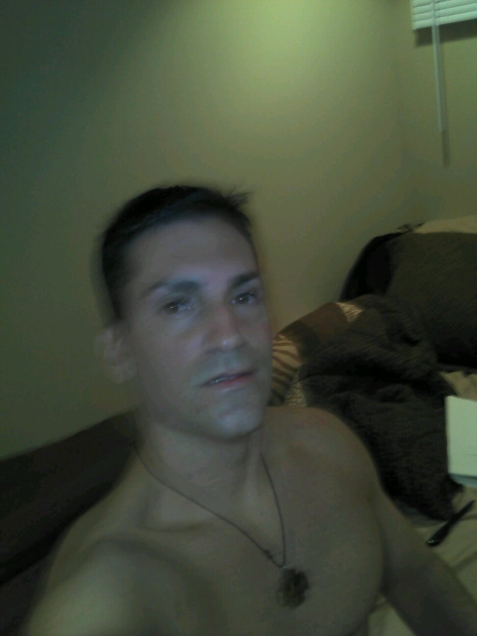 illeatitgud's profile picture. 