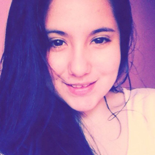 Hola, soy humana, doy follow back. Que tengas un lindo día! soy todo un amor:')