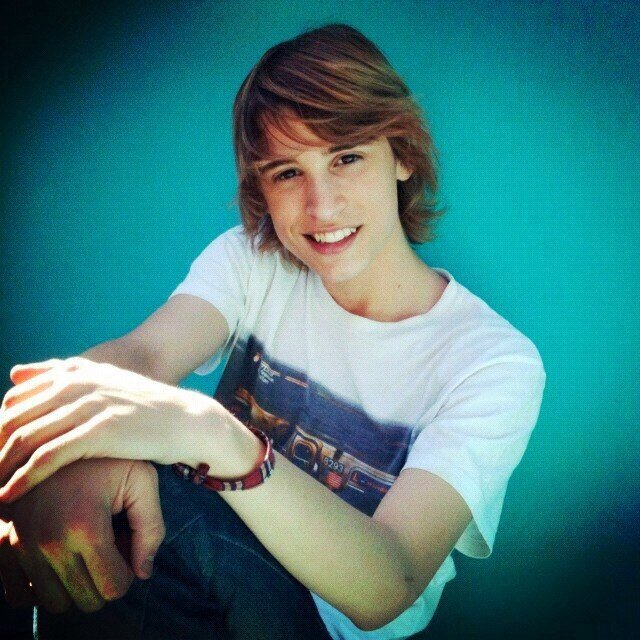 Bienvenidos al club de fans OFICIAL de España del cantante Argentino @AGUSS_oficial. Manejado por @ClauGerlache
