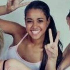 Preta, brasileira, swingue, representa molejo no jeito de andar que te desconcentra. ♫

http://t.co/6RTcFlyQ48