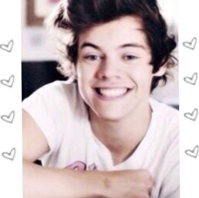 go follow @harrrycupcakee bc i just gave you a free follow :)))