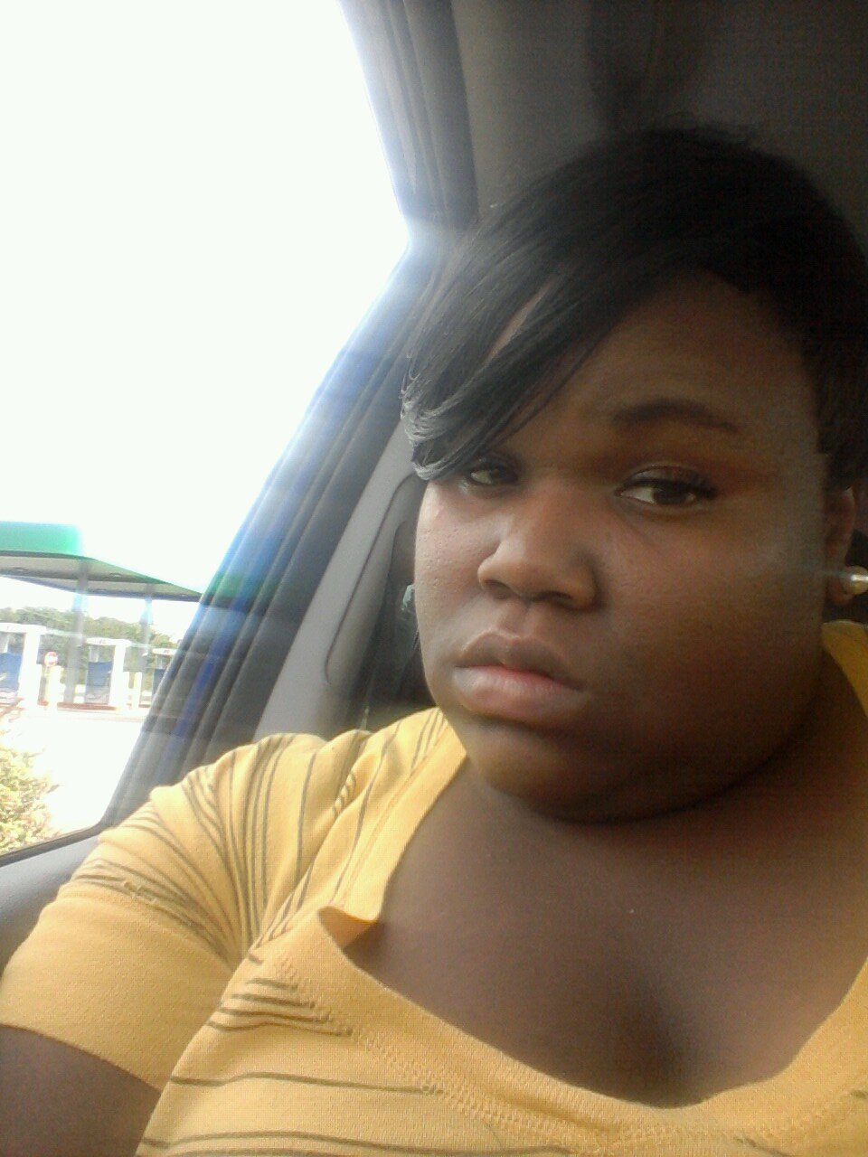 Itsme_babii's profile picture. behind every beautiful smile is a story.......#FB -dedra.johnson52    #ig-itsme_babii