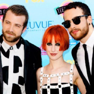 Perfil antigo da fã base LivingParamore que agora funciona como @ParamoreSuporte! Siga!