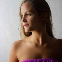 Alvvicky's profile picture. Solo tengo una sonrisa, y espero una de vuelta!