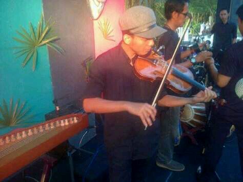 Violinis @Nirwana Garden Lagoi • Musician • Acting • Sekolah Tinggi Seni Indonesia Bandung 09 • TeaterSundaKiwari • Tariqat Al Inshomniyah