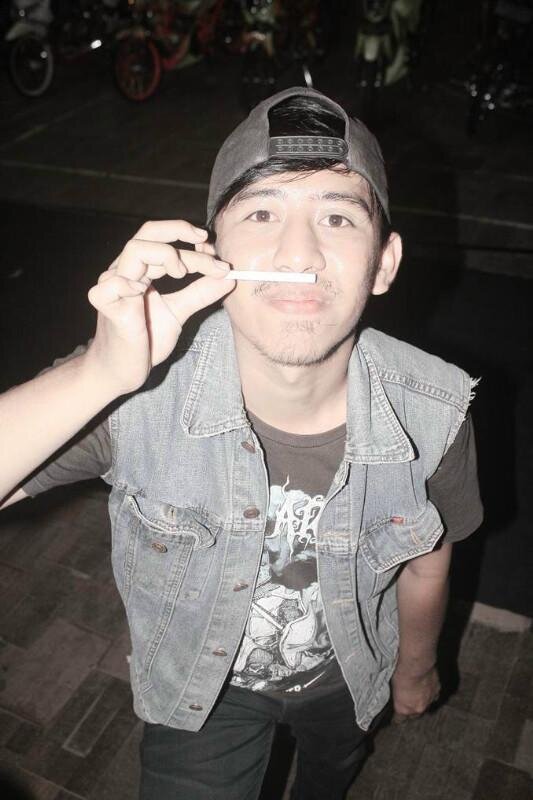 rottenshit's profile picture. hi..yess hi..