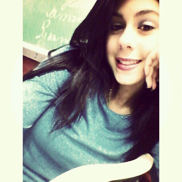 ∞ Layne Ferreira ♔
Nunca pensei como iria morrer, mas morrer no lugar de alguém que eu amo, parece uma boa maneira de partir
