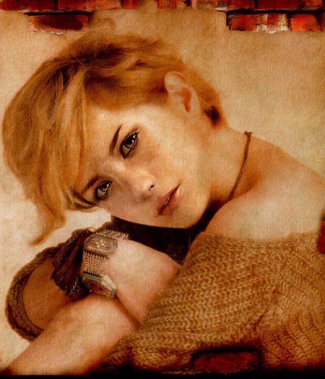 Mi nombre es Sherry Birkin. Soy Agente de DSO, también mi pareja es Jake Muller. Yo protegeré a Jake del peligro. [27]