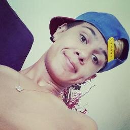 sou bipolar, tenho 16 anos, tenho 4 piercing, 2 brincos & 1 tatto, sou bem animado, a e namoro é isso me segui ai  k https://t.co/87tONXS1Tr
