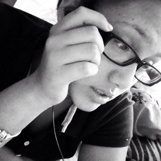 Love justin bieber he is my life I rather u hate me for me then love me for who im not, Saw him in concert 8-2-13 at the barclays center My b-day 1-14-01