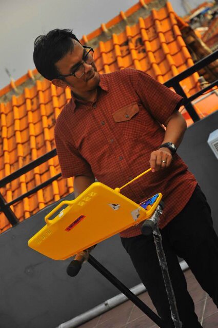 Musician // Coffee Freak // Piaggio LX 125 // Urban art Fans //number addict // interior lovers // speaker @_SouthAnimalC // pemuja warna