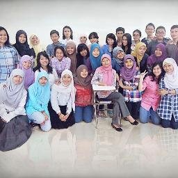 Universitas Indraprasta PGRI | Kelas yang Berada Dibawah Naungan Mrs.Ferrawaty Puspitorini |  Berusaha Menjalin Kekerabatan Di dalam dan Di Luar Ruangan~