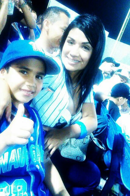26-10-? Amo a mi hijo, me encanta el beisbol y la musik buena