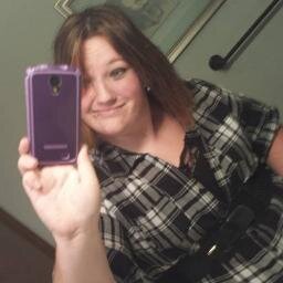 Hey im Emily 19 fun crazy nd love to tweet so follow me
