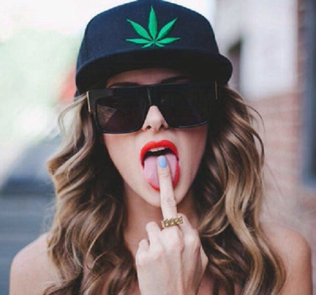 Tweeting what I want. Not giving a fuck.✌