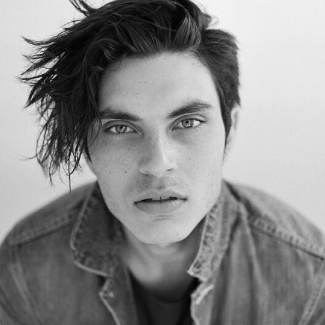Samuel Larsen Fan Jonasorca145 Twitter