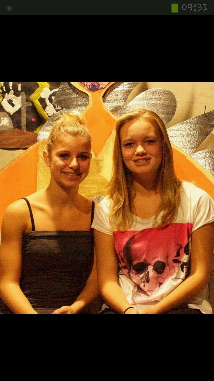 LailaOtten's profile picture. dutch girl 13 years old blond hair love to school (not)