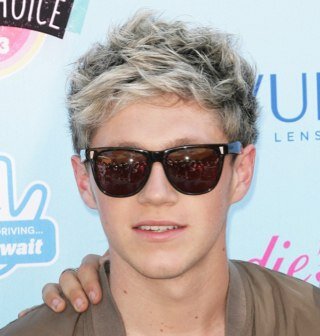 If you loveone direction go follow @5smexyboyz
