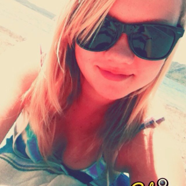 Im the blonde oneI love my friends they #foreveramazing and yeah lol! Xxx