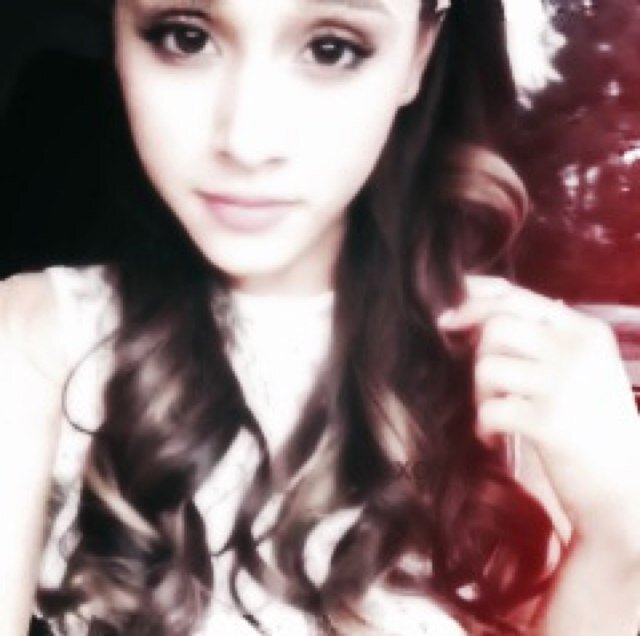 ForvLoveAri10's profile picture. dont follow this acct, follow @grxndexplicit or i'll unfollow