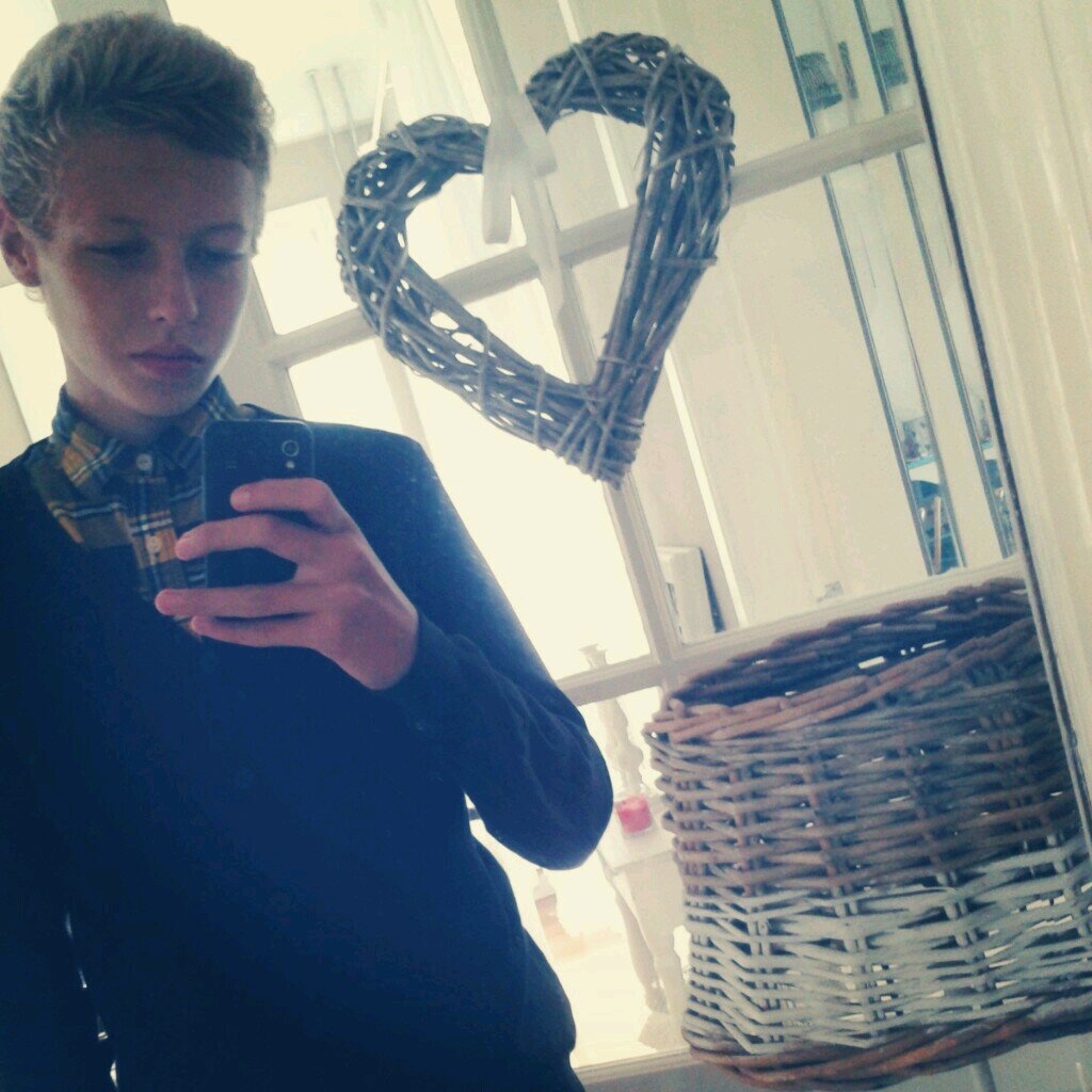 Instagram: Jesperhiemstra_ | 18 jaar |       | 0513 | SCH ♥ |  Levensgenieter♥