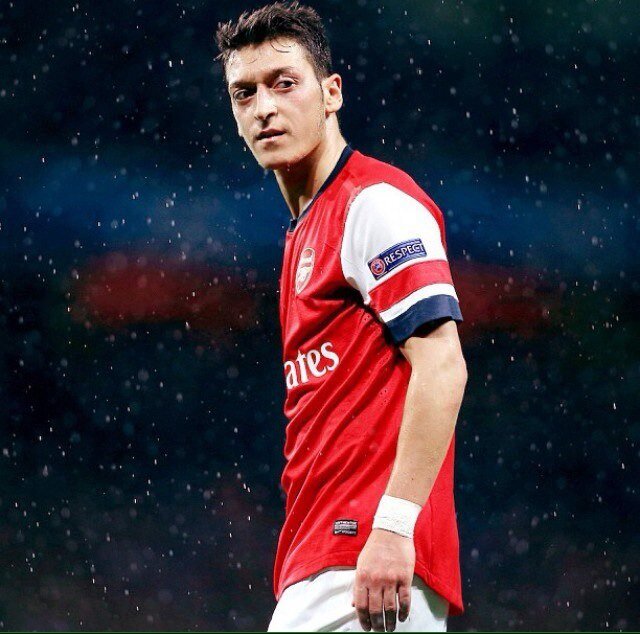 Follow this account if you want amazing pictures of arsenal! #from indonesia