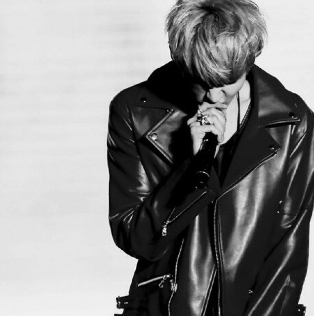 My bias is KRIS EXO❤️❤️❤️