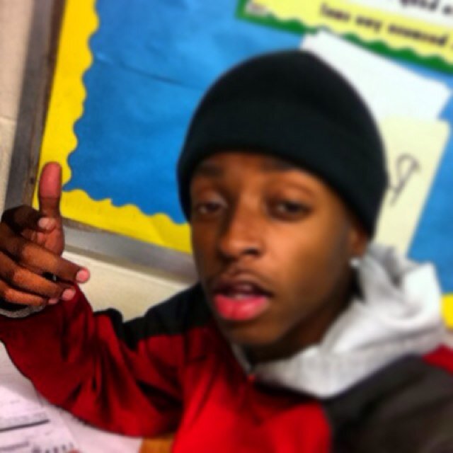 GOD FIRST !! My name is Jaymes may , follow me ; Btw imma sophmore & i hoop for Walnut Ridge #TBG ask me shit : http://t.co/BB9oLIpcWO