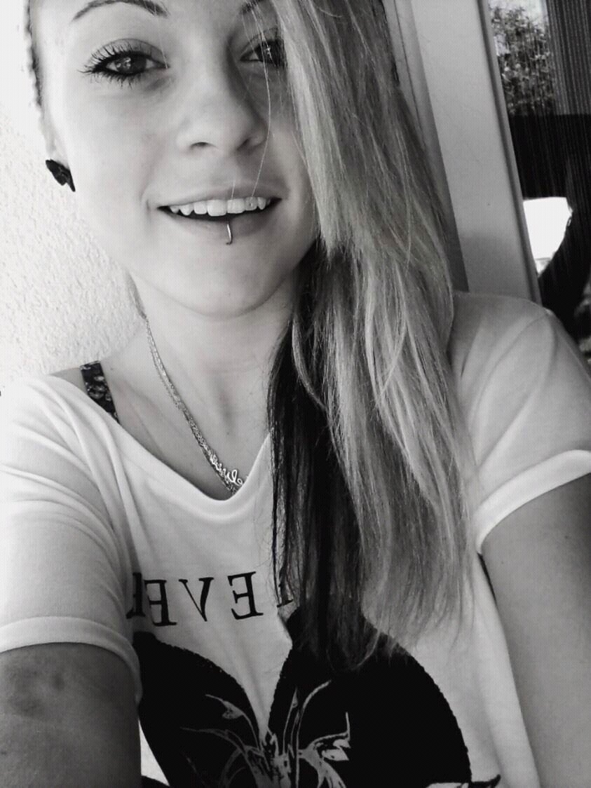 Coup d'oeil, coup d'coeur, coup dur, coup d'gueule
Sentiments, bienvenue, quotidien lassant.
Trop d'putes? Mehlish j'les bz. ✝♥