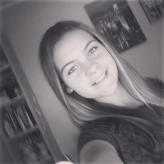 Fleurepeurx's profile picture. 