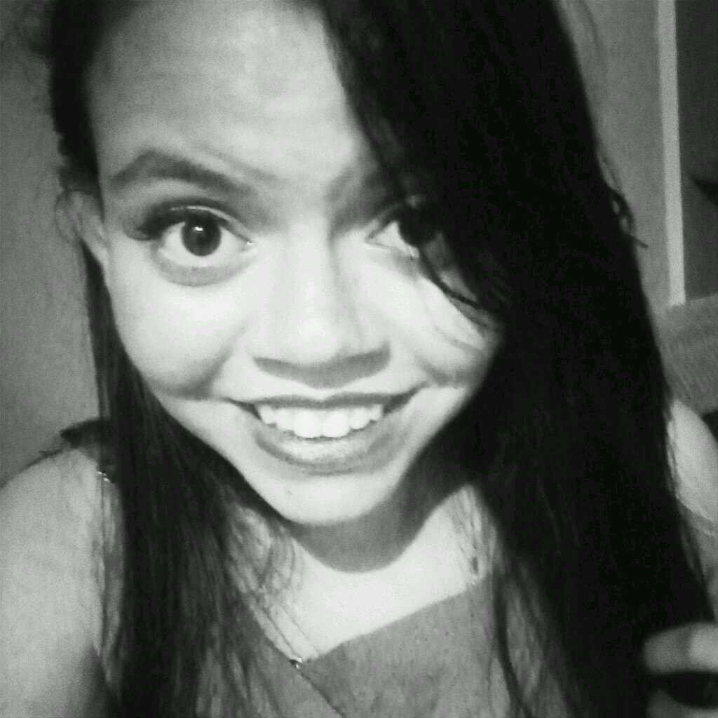 Elle  *--*