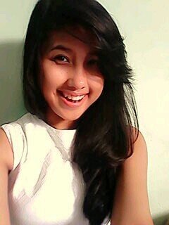 follow me ok ;) my love is mam,dad, n my brother :*