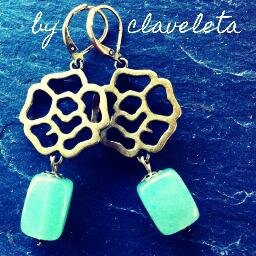Bisutería artesanal y personalizada. Pulseras, collares, pendientes, complementos y regalos artesanales creados con exquisito cuidado y cariño.
