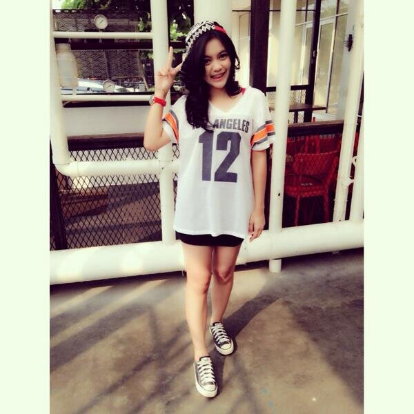 Official fanbase akunnya @rinifeblita yang asli
