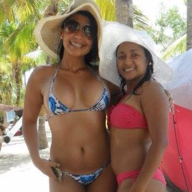Me encanta bailar sonreir divertirme soi amante al chocolate y amo a mi familia