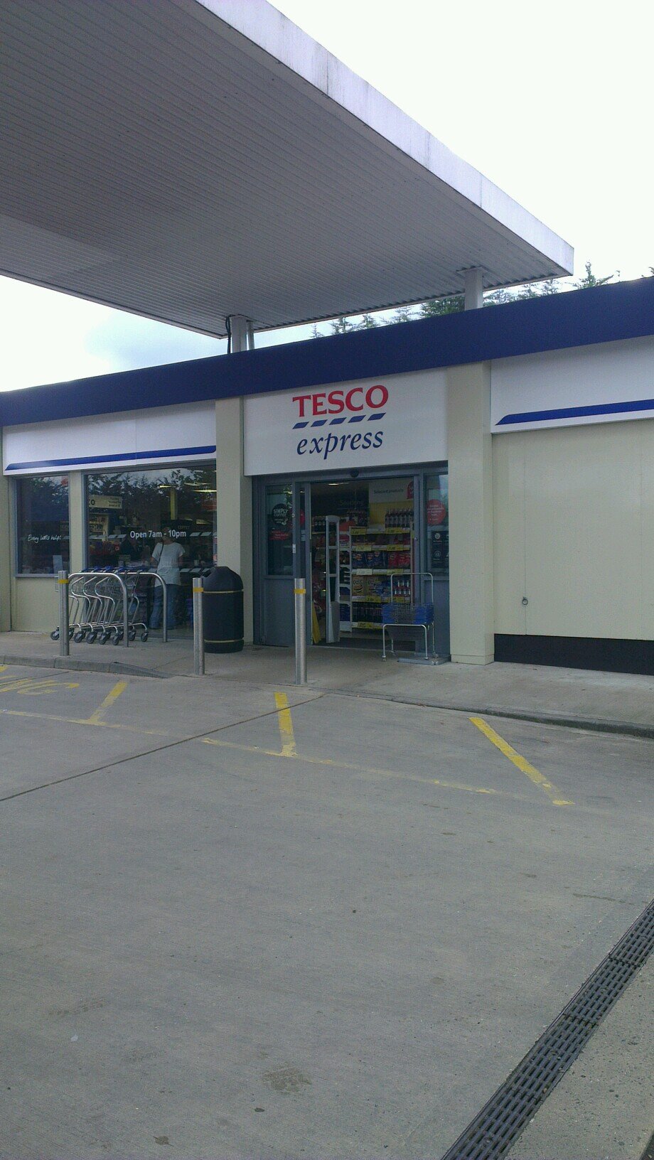 DanburyExpress's profile picture. Tesco Express/Esso 
Group370
