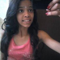 oi gente esse twiter é dedicado pra nossa rainha Larissa Manoela!!