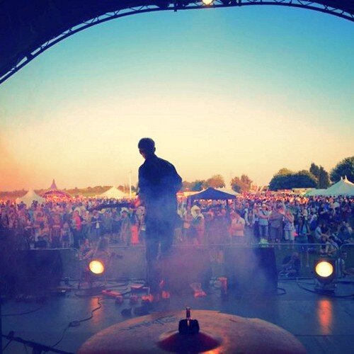 Simon__Binks's profile picture. Singer/Songwriter/Producer. Vinyl lover, Music Geek, Free thinker and Creative train wreck. I'm a Rubix Cube of a man. Instagram: @simonbinks