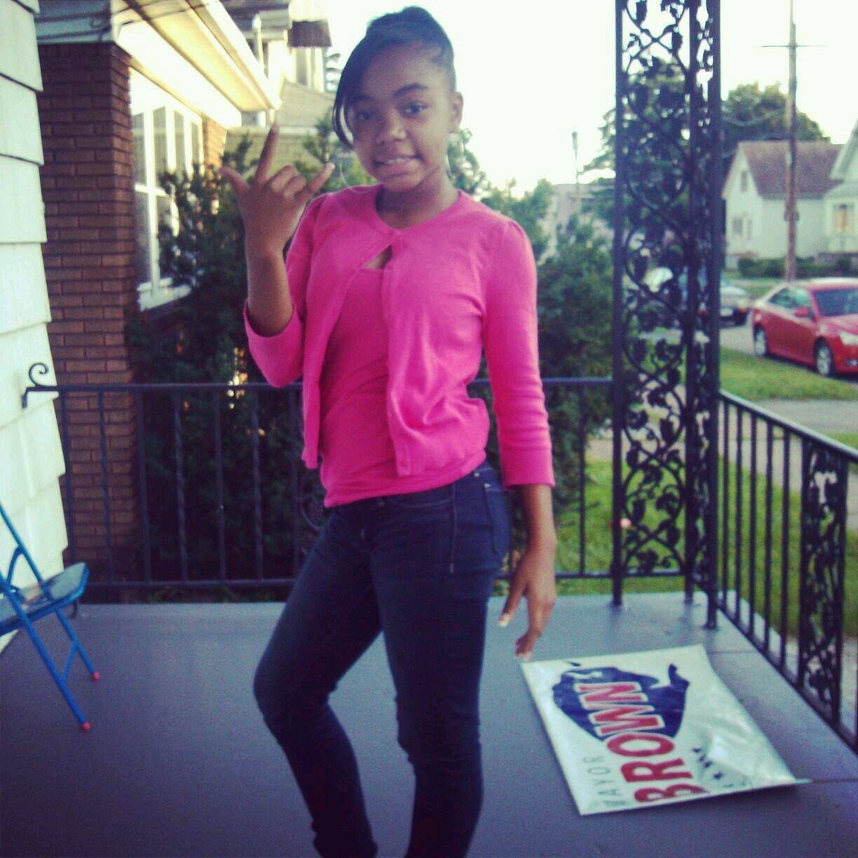 Follow Mhe And I'll Follow Back :))