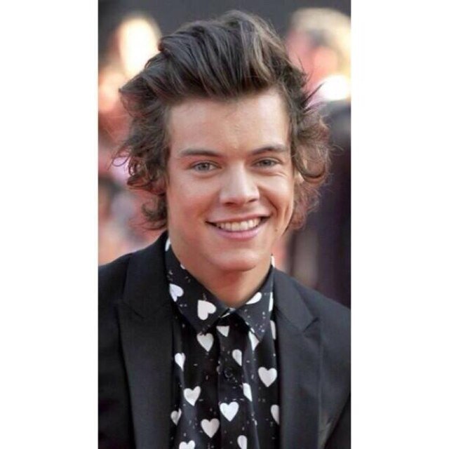 He's going to notice you, I promise : ) Maybe not today, maybe not tomorrow, but i PROMISE you it'll happen - @prisonouis