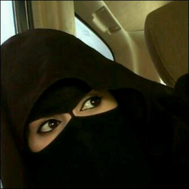 ‏‏‏ ‏‏عز البداوه و شعر و الفناجيل~ و اهل الخيول الغاليه والأصيله~ بنت قحطانّ بعزها تشبه الخيل~ تبقى أصيله من سلاله أصيله ~