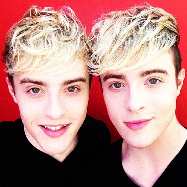 Hello Everyone i Followback :) Just tweet me
