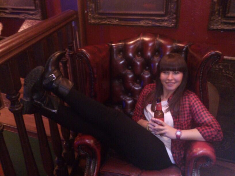 Mulan1690's profile picture. Profesora asiatica de karate y maestra de E.F, adicta al deporte, a la buena musica y al whisky