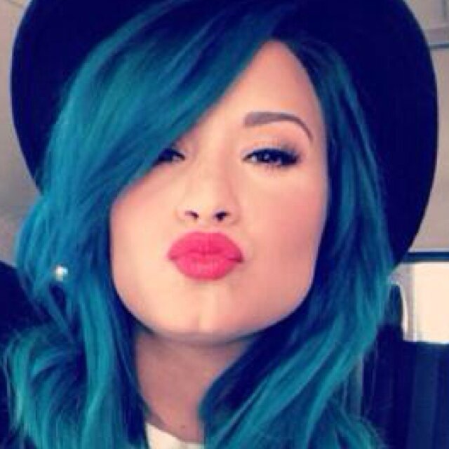 Baby when they look up at the sky, We'll be shooting stars just pass'in by.