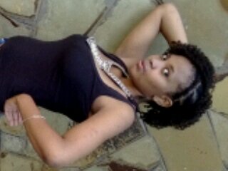 Am a LowDown Venda ChiCk..Strong Minded NoBiiiish can knock My Confidence Down. Am so solid as a rOck,Dey juss cant sTop me nw