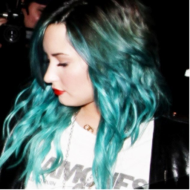 seIenafewer's profile picture. só n tenho pena de vc pq galinha ja tem muita