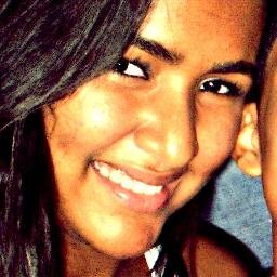 Não corra atrás de quem sabe onde te encontrar. Aprenda que não vale a pena ser infeliz, por alguém que é feliz sem você!