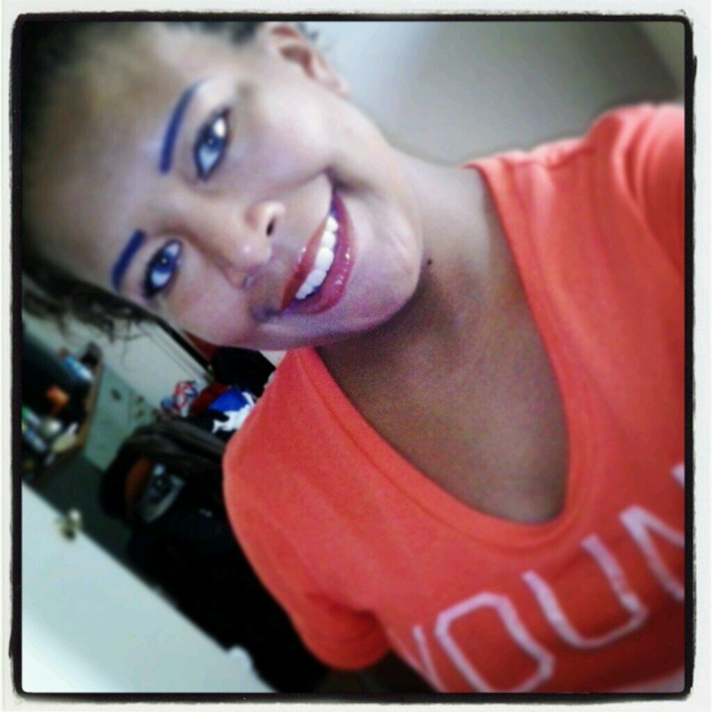 yu follow me i follow yu! AM THICK M!XED B!TCH FROM KENTUCKY...... N !AM A LOVABLE PERSON.... N ! TR!PLE LUV WAKA FLOCKA FLAME #TeamBisexual